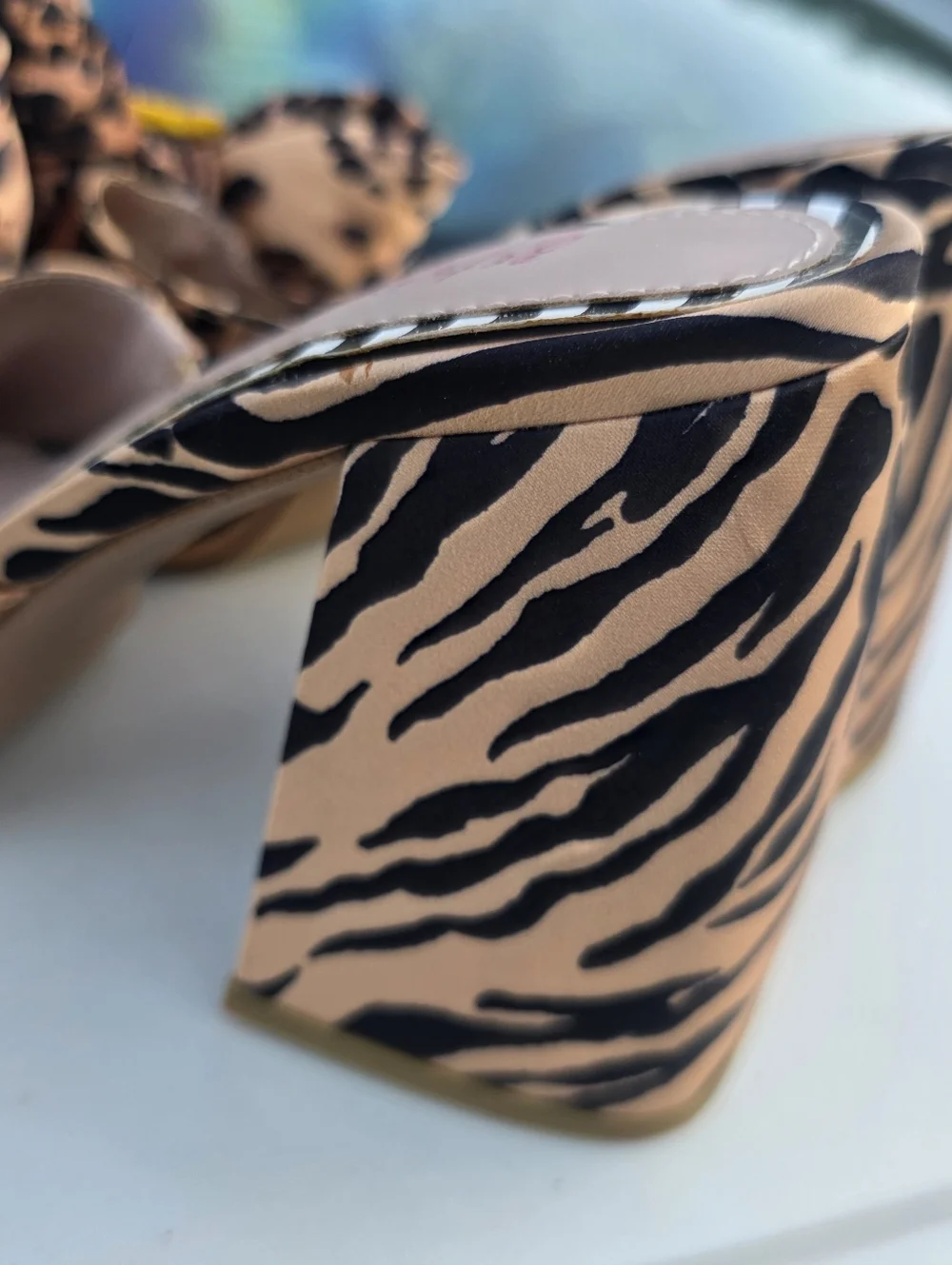 Betsey Johnson Leopard Print Block Heel Bow Mule Sandals Maximalist Glam Us 6